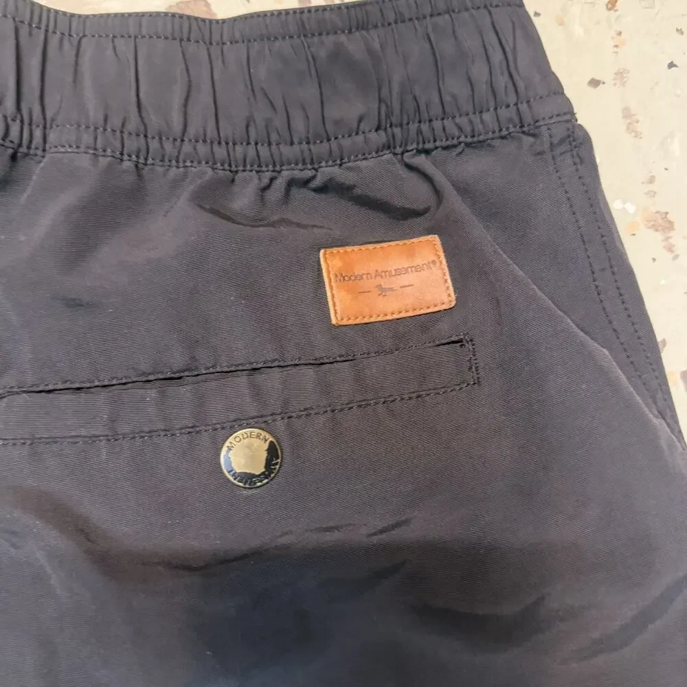 MODERN AMUSEMENT Men Black Shorts Size Medium